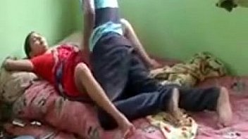 Мамаша тянет кастинг юного молодчика и занимается с ним трахом в позе кама сутры раком